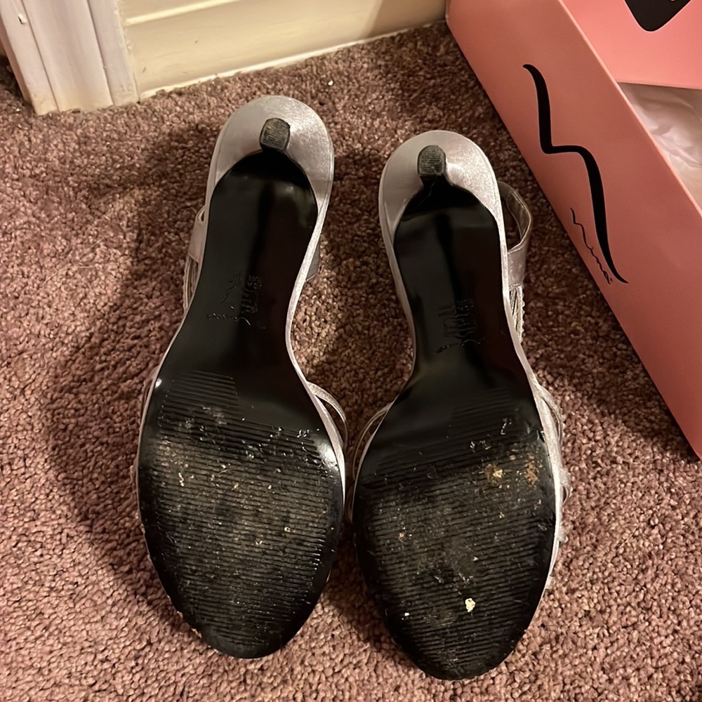Nina Genassi Heels 👠 Royal Silver - Picture 2 of 4